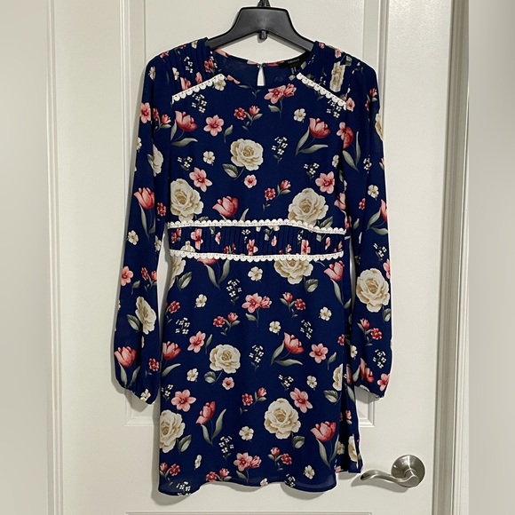 FOREVER 21 long sleeve dress. Size M - Picture 1 of 3